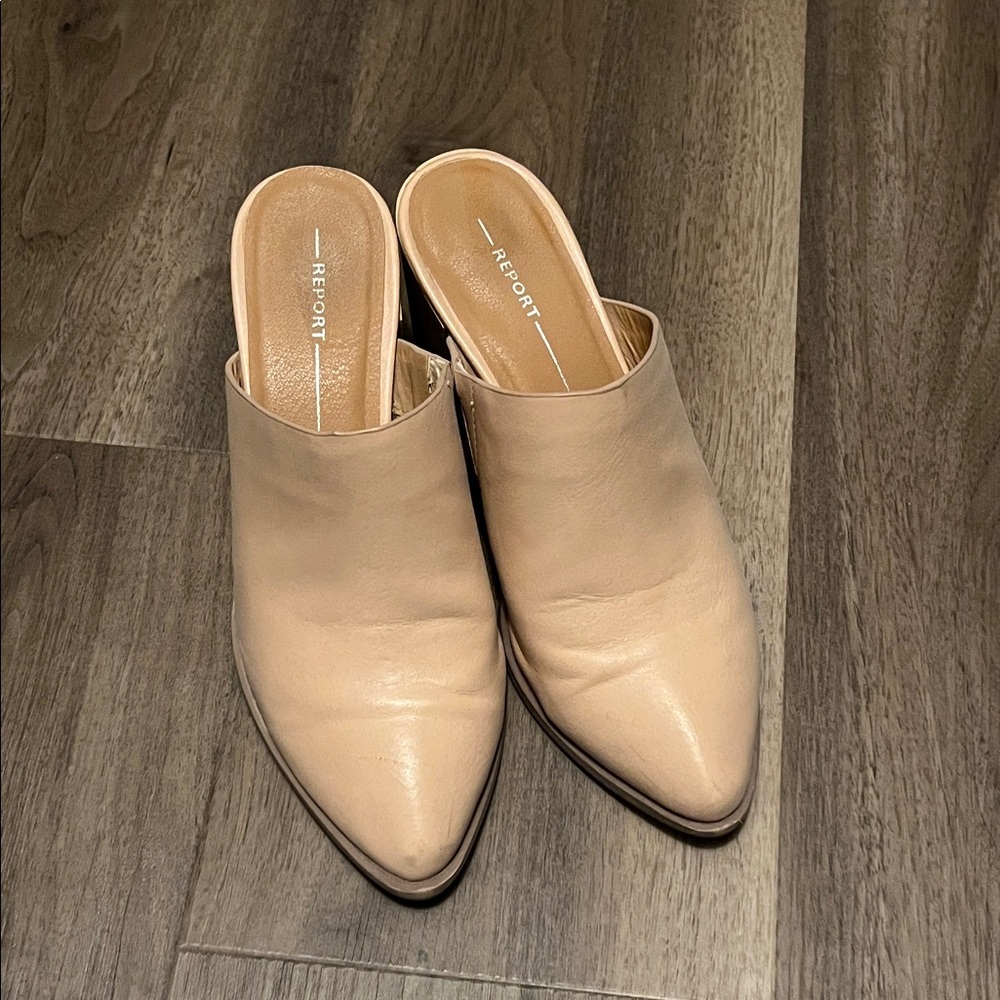 Report Women's Tan Mules